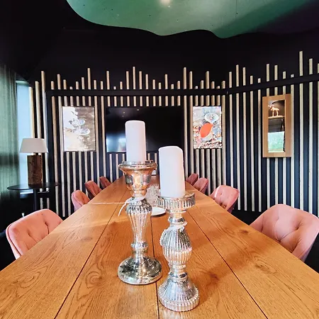 Hotelli Revontuli Glass Igloos 5*