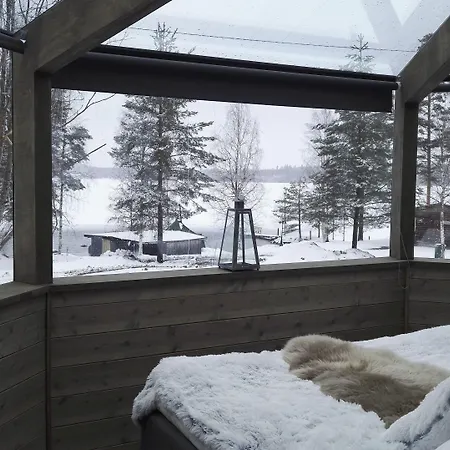 Hotelli Revontuli Glass Igloos 5*