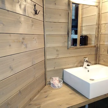 Revontuli Glass Igloos 5* Hankasalmi