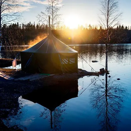 호텔 Revontuli Glass Igloos 5*